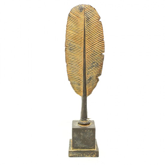 ESCULTURA DE RESINA E FERRO